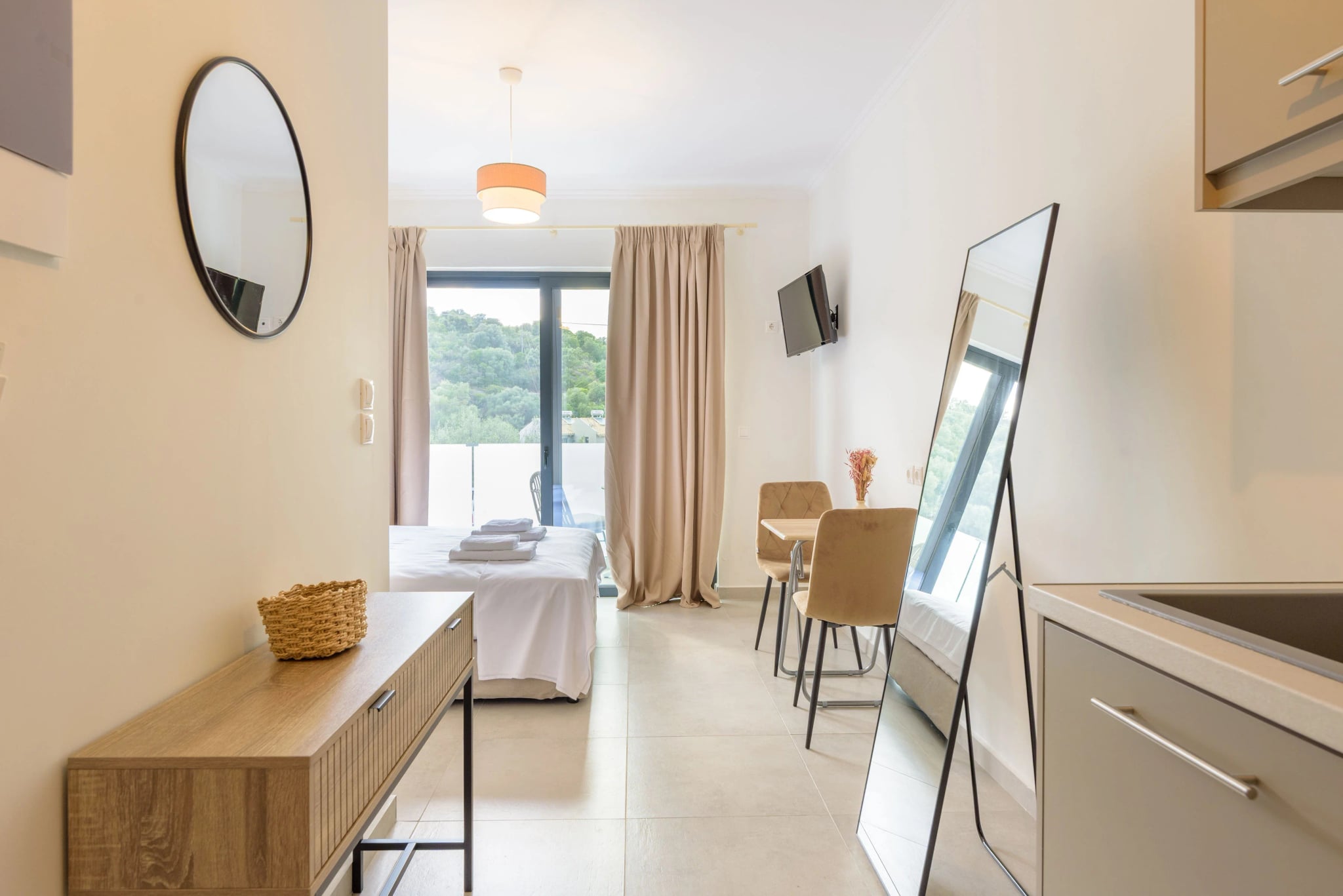 Room 2 - Partial Sea View Studio